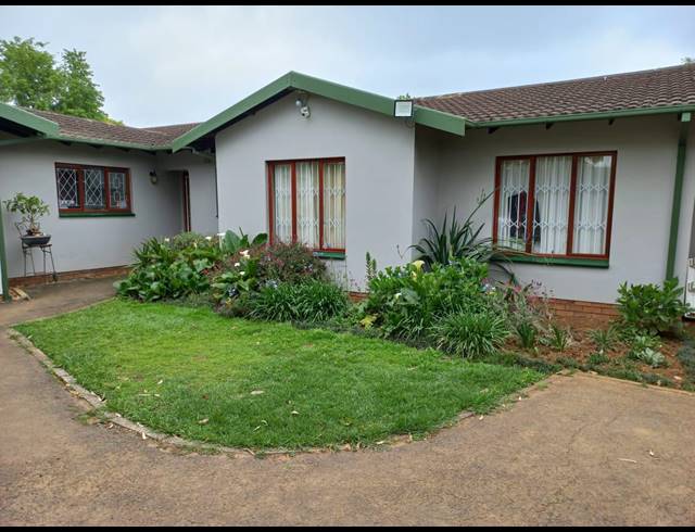 4 BEDROOM HOUSE TO LET IN HILTON CENTRAL